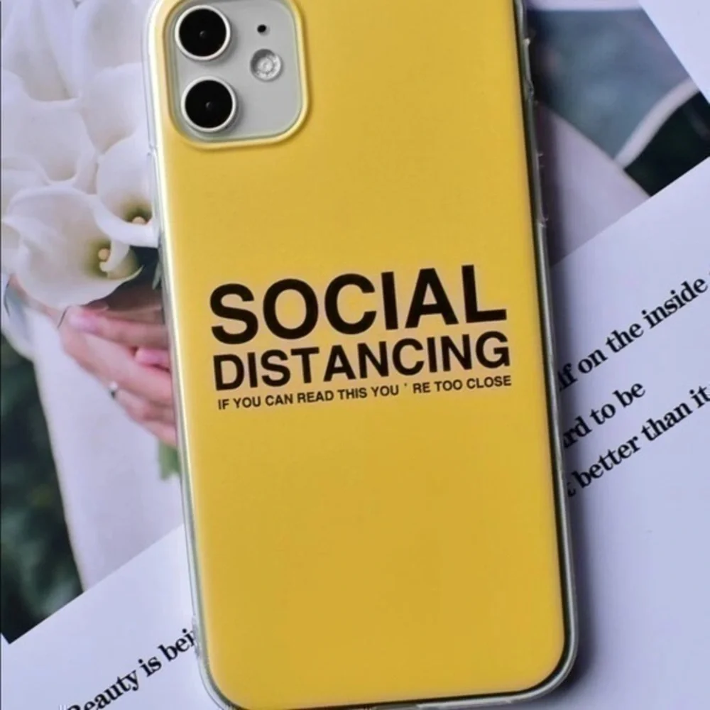 💋 IPhone social distancing phone case yellow